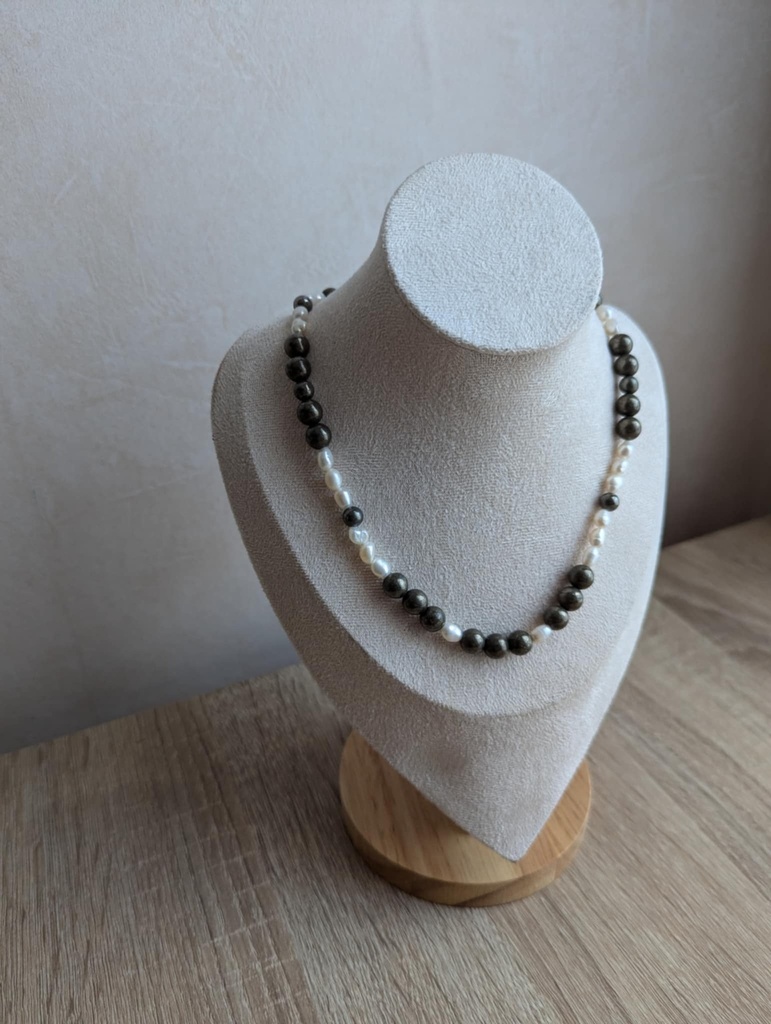 Collier pyrite 8mm avec perle d'eau douce